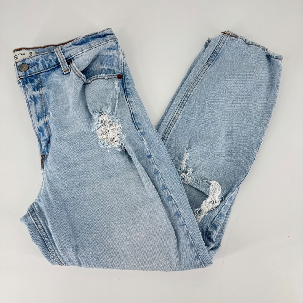 Abercrombie & Fitch The Mom High Rise Jeans Light Wash Distressed 29‎